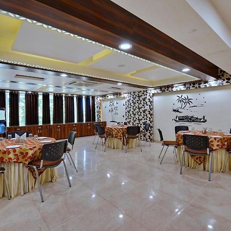 Hotel Tilak Bhopal Ngoại thất bức ảnh