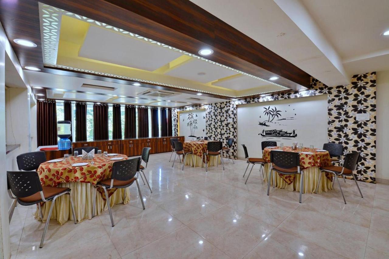Hotel Tilak Bhopal Ngoại thất bức ảnh