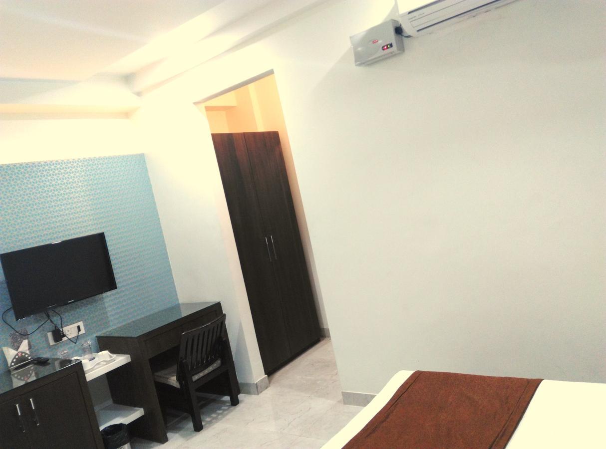 Hotel Tilak Bhopal Ngoại thất bức ảnh